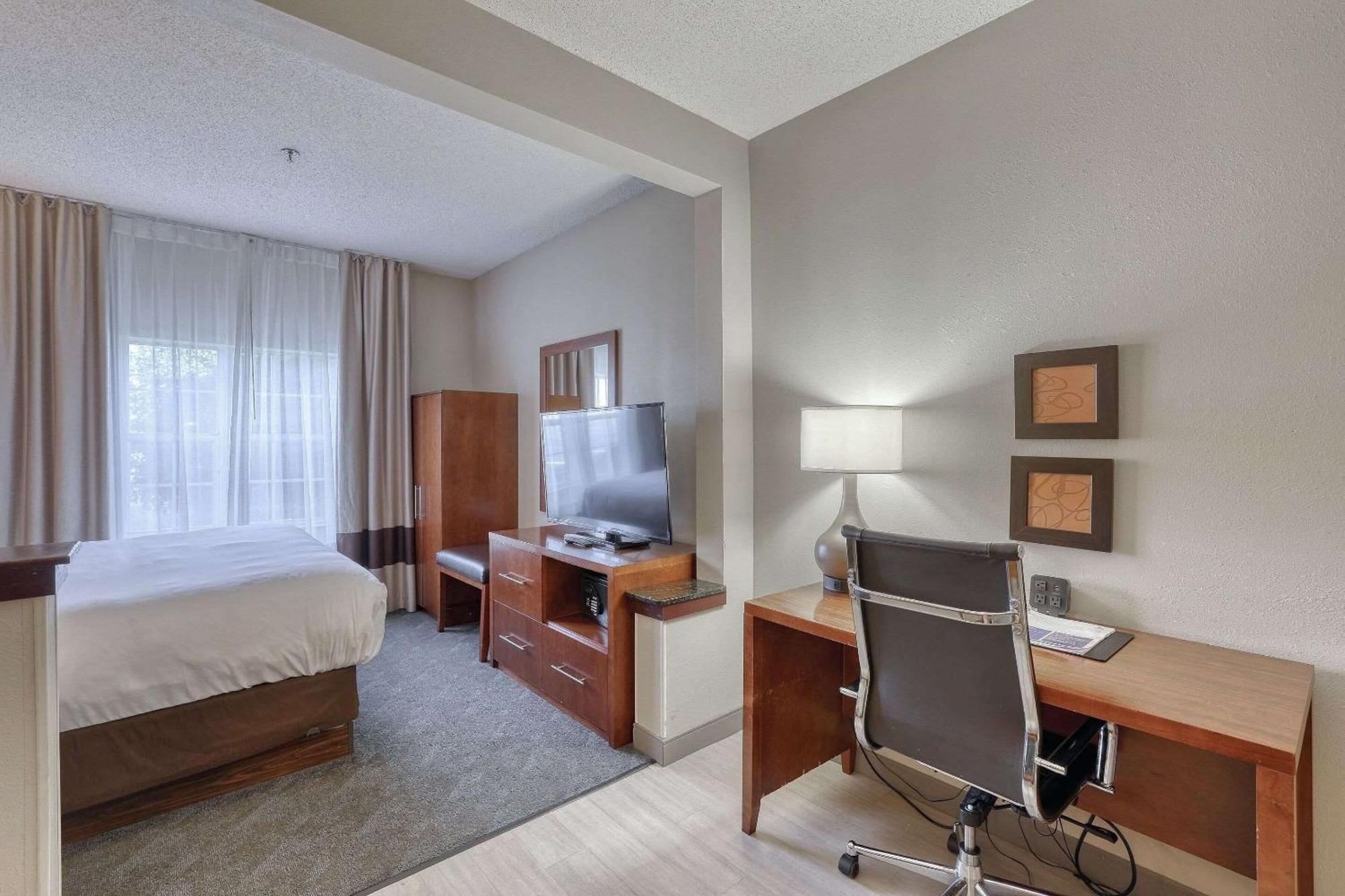 Comfort Suites Appleton Airport Exteriér fotografie