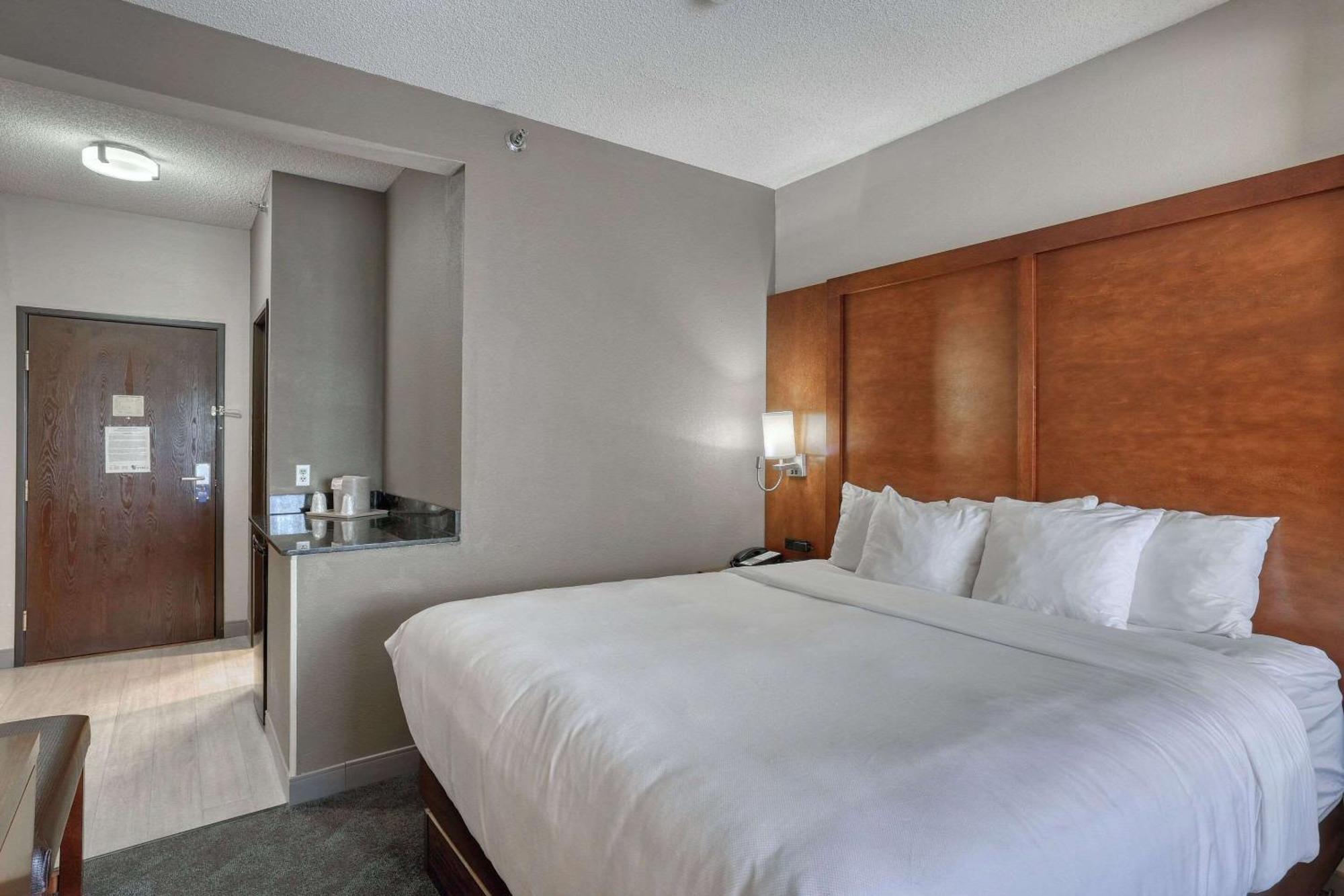Comfort Suites Appleton Airport Exteriér fotografie